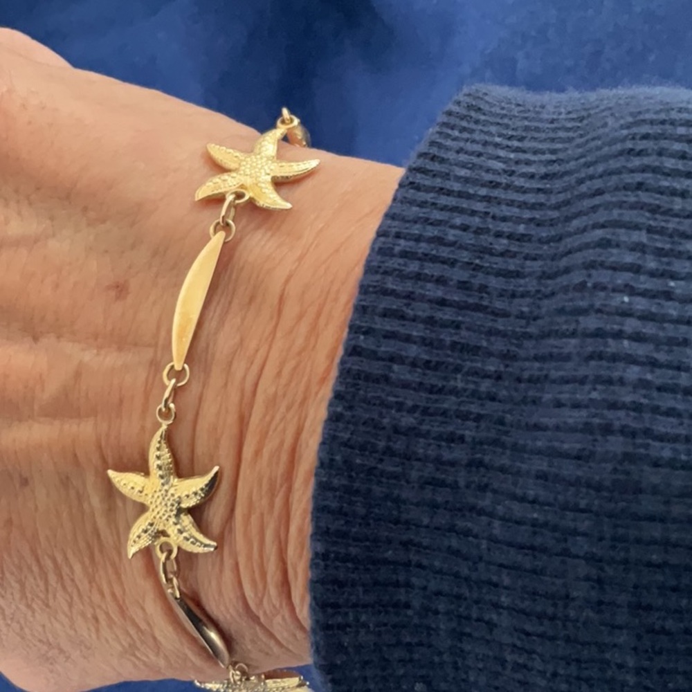 New beautiful gold starfish bracelet